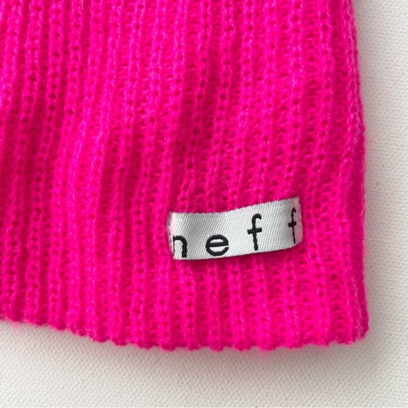 SOLD - Neff Daily Beanie Magenta Barbie Pink Hat Unisex One Size - Picture 2 of 3